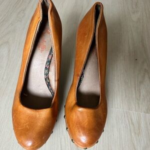 Seychelles Tan Leather Heels
